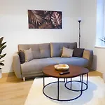 Modernes Mit Queensize-bett, Netflix, Kueche, Erdgeschoss, Naehe Ameos Klinik