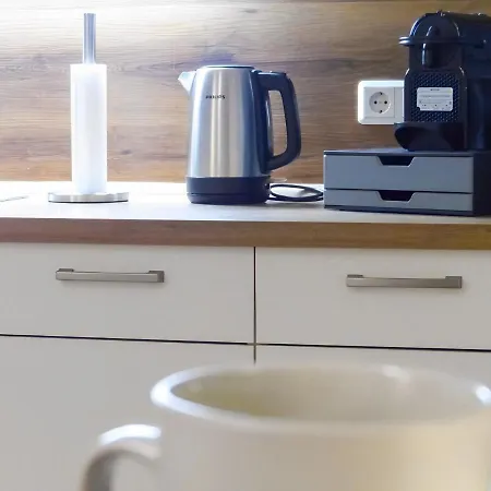 Modernes Mit Queensize-bett, Netflix, Kueche, Erdgeschoss, Naehe Ameos Klinik * アッシャースレーベン