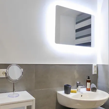 Modernes Mit Queensize-bett, Netflix, Kueche, Erdgeschoss, Naehe Ameos Klinik Apartman Aschersleben