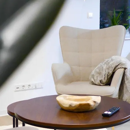 Modernes Mit Queensize-bett, Netflix, Kueche, Erdgeschoss, Naehe Ameos Klinik