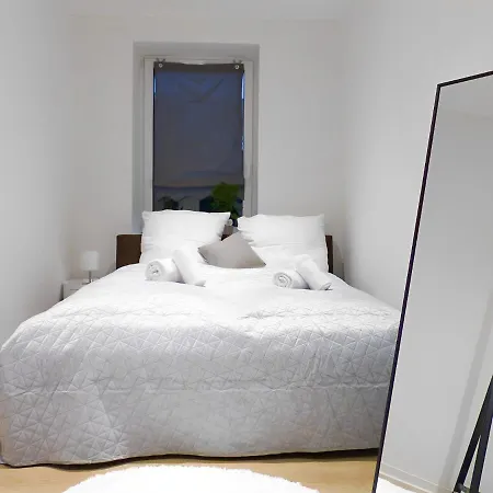 Modernes Mit Queensize-bett, Netflix, Kueche, Erdgeschoss, Naehe Ameos Klinik * アッシャースレーベン