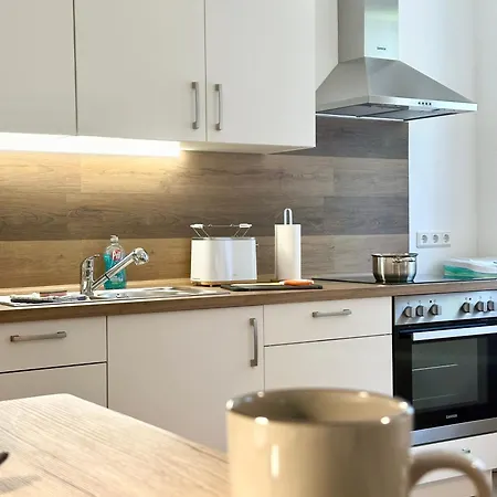 Modernes Mit Queensize-bett, Netflix, Kueche, Erdgeschoss, Naehe Ameos Klinik Apartman *