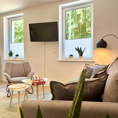 Modernes Mit Queensize-bett, Netflix, Kueche, Erdgeschoss, Naehe Ameos Klinik *