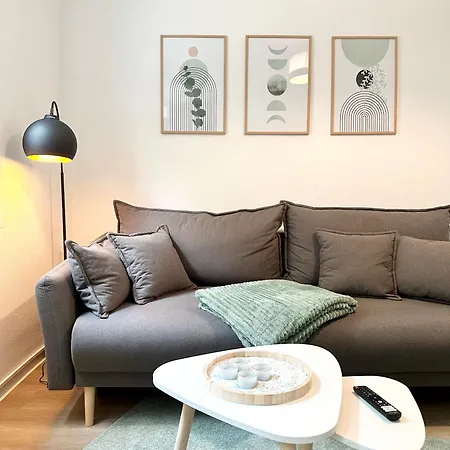 アパート Modernes Mit Queensize-bett, Netflix, Kueche, Erdgeschoss, Naehe Ameos Klinik