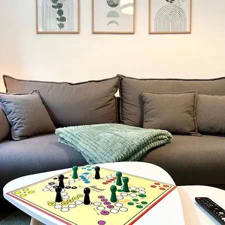 アパート Modernes Mit Queensize-bett, Netflix, Kueche, Erdgeschoss, Naehe Ameos Klinik アッシャースレーベン