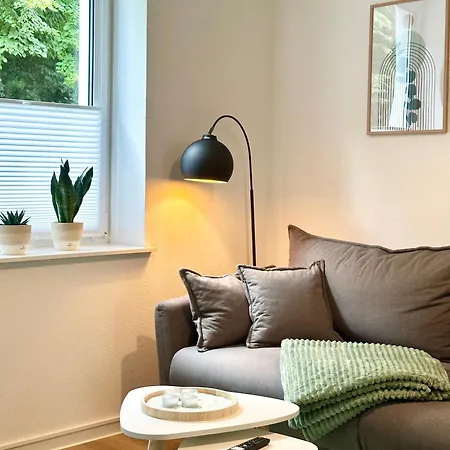 Modernes Mit Queensize-bett, Netflix, Kueche, Erdgeschoss, Naehe Ameos Klinik * アッシャースレーベン