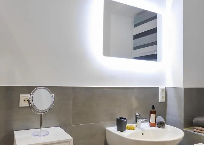 Modernes Mit Queensize-bett, Netflix, Kueche, Erdgeschoss, Naehe Ameos Klinik アパート アッシャースレーベン