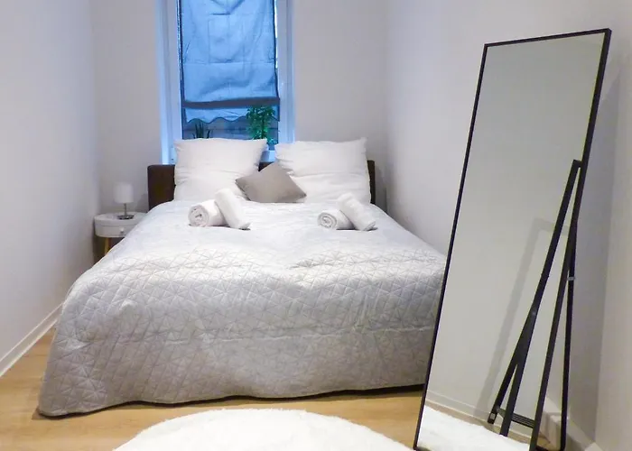 Modernes Mit Queensize-bett, Netflix, Kueche, Erdgeschoss, Naehe Ameos Klinik Appartamento Aschersleben