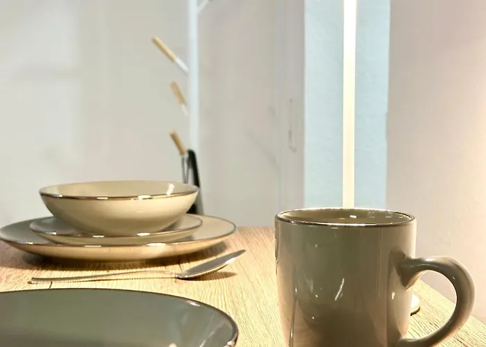 Modernes Mit Queensize-bett, Netflix, Kueche, Erdgeschoss, Naehe Ameos Klinik Aschersleben