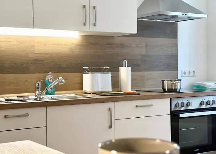 Modernes Mit Queensize-bett, Netflix, Kueche, Erdgeschoss, Naehe Ameos Klinik アパート *