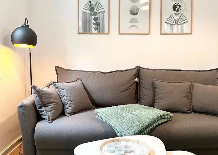 アパート Modernes Mit Queensize-bett, Netflix, Kueche, Erdgeschoss, Naehe Ameos Klinik