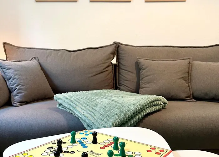 アパート Modernes Mit Queensize-bett, Netflix, Kueche, Erdgeschoss, Naehe Ameos Klinik アッシャースレーベン